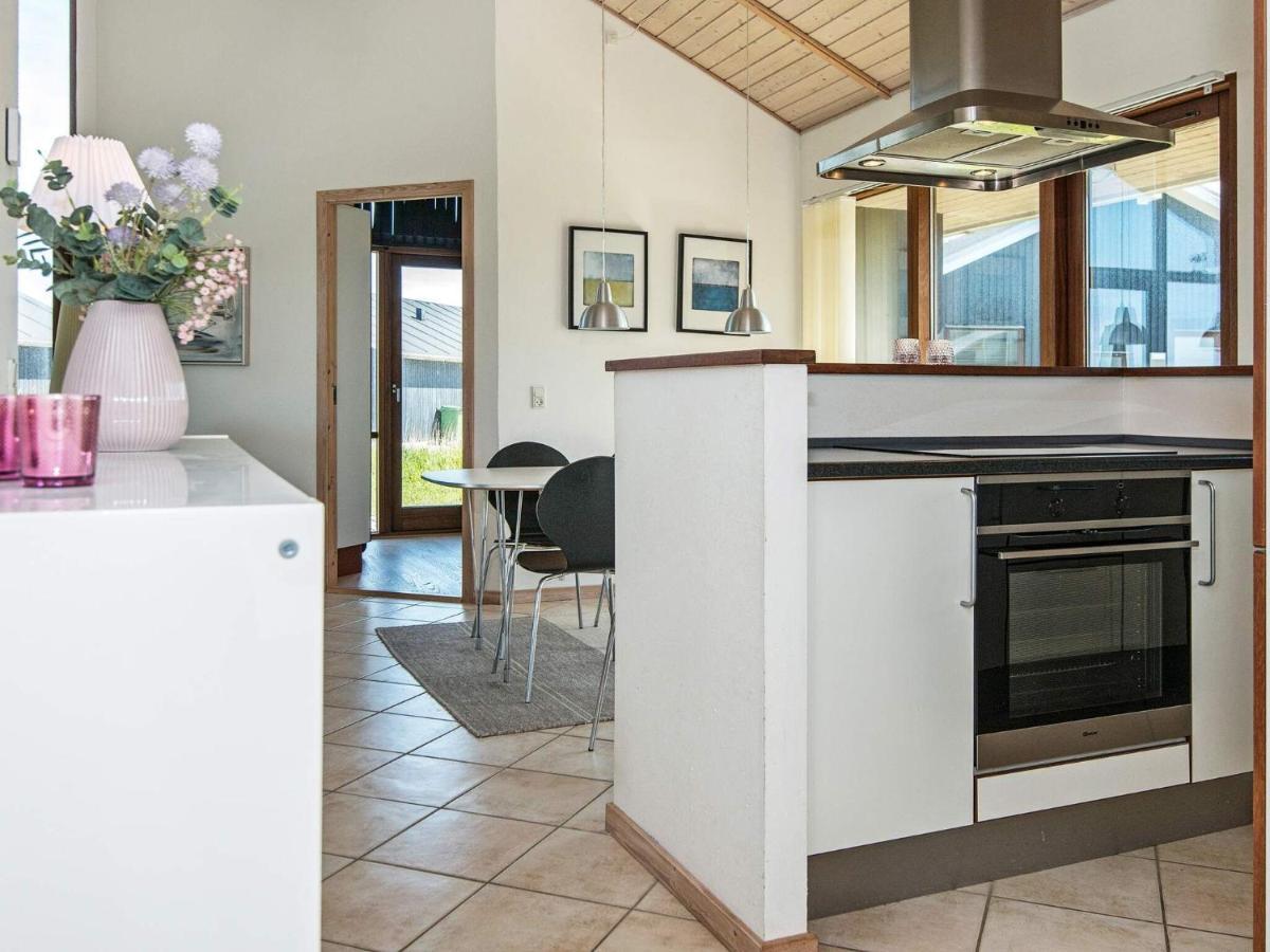 8 Person Holiday Home In Ulfborg المظهر الخارجي الصورة