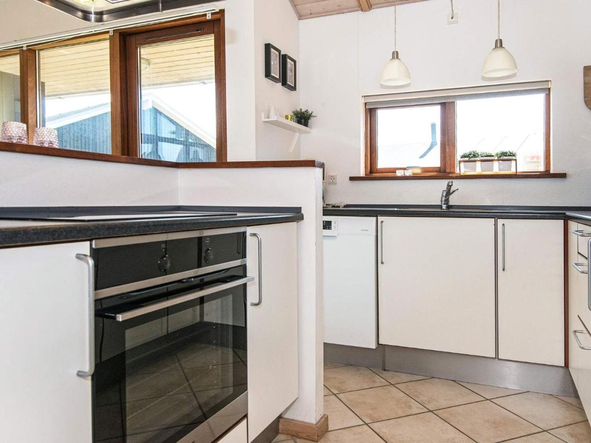 8 Person Holiday Home In Ulfborg المظهر الخارجي الصورة
