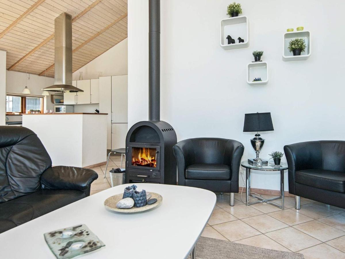 8 Person Holiday Home In Ulfborg المظهر الخارجي الصورة